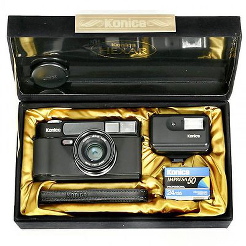 Konica Hexar outfit