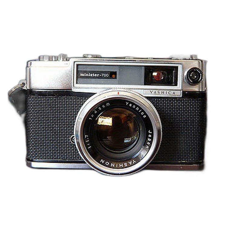 Yashica Minister 700