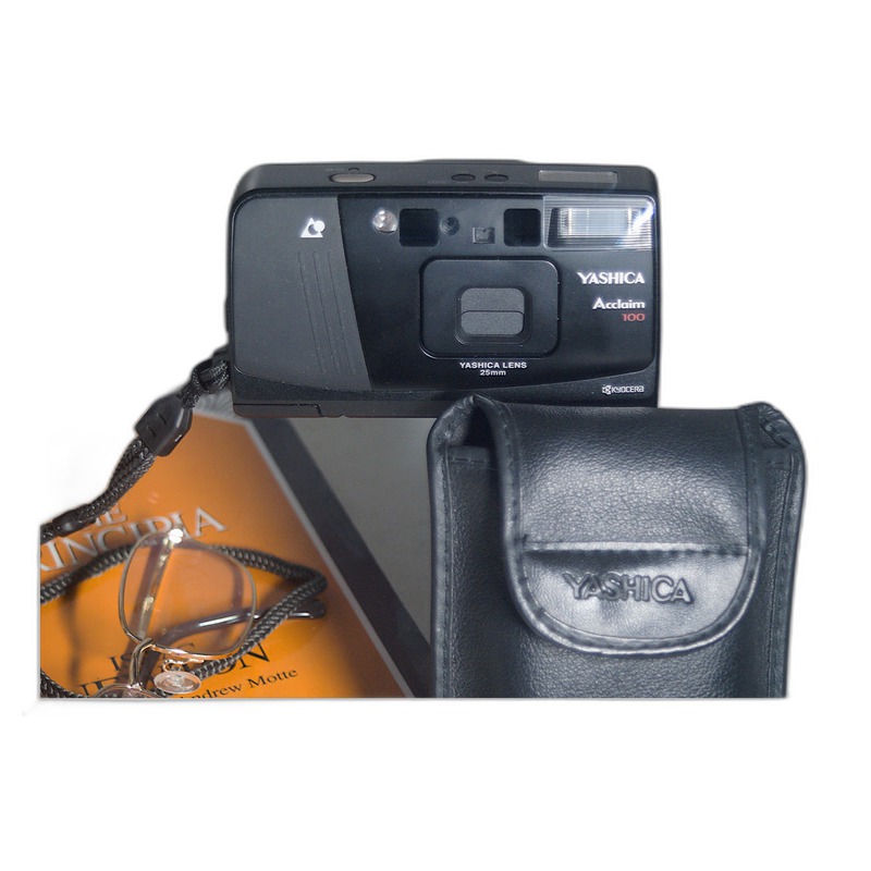 Yashica Acclaim 100